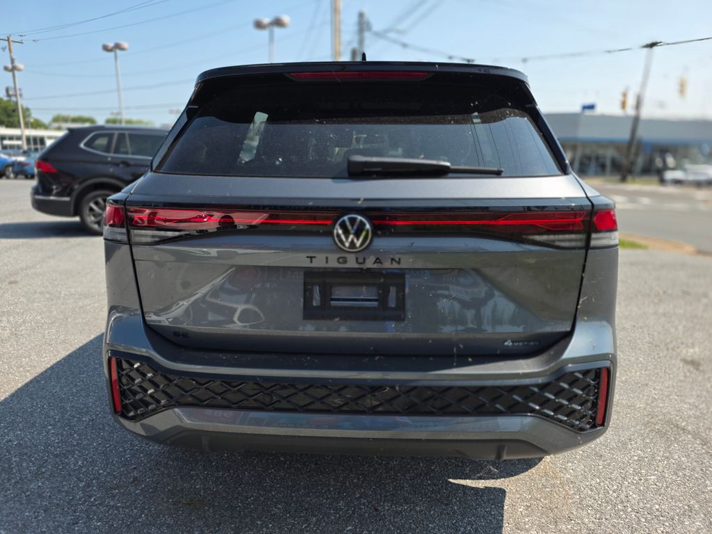 2026 Volkswagen Tiguan 2.0T SE R-Line Black - 5