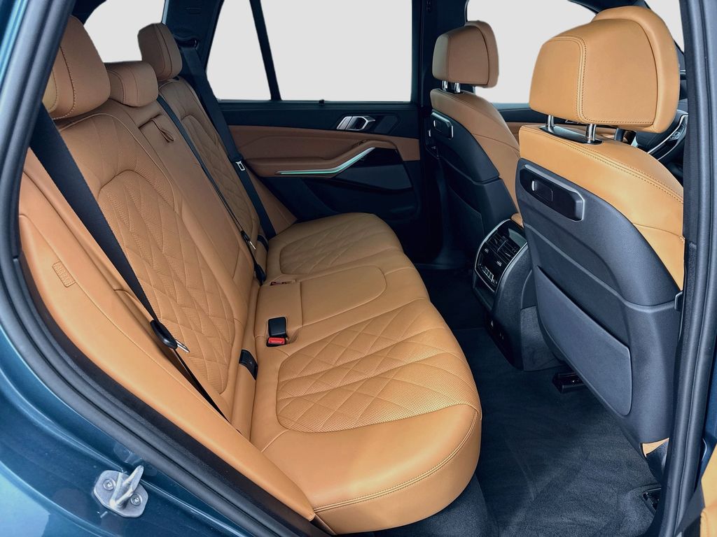 Thumbnail: 2026 BMW X5 - 21