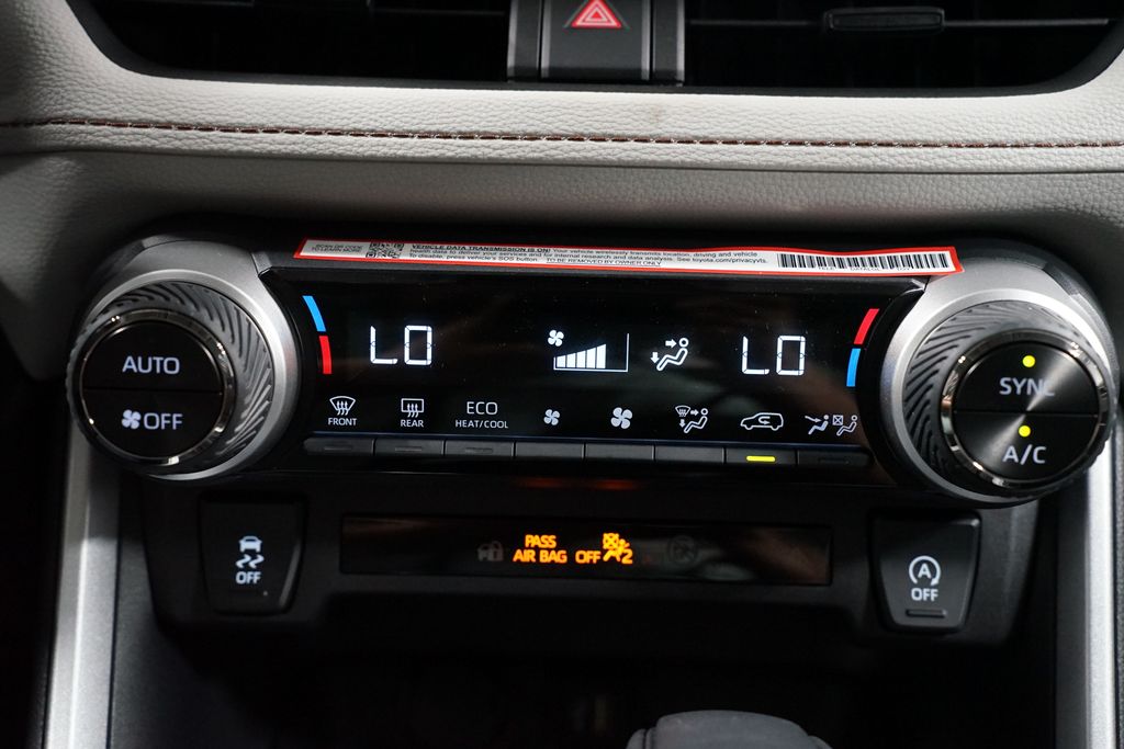 2025 Toyota RAV4 XLE 20