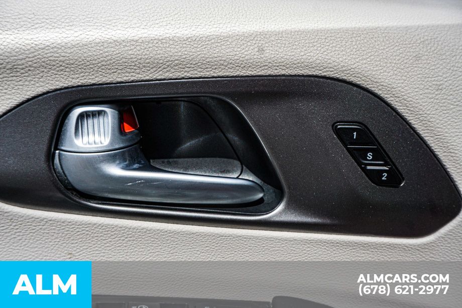 Used 2024 Red Chrysler Touring L image 56