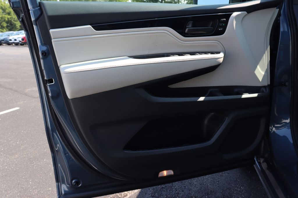 Thumbnail: 2026 Honda Odyssey - 30