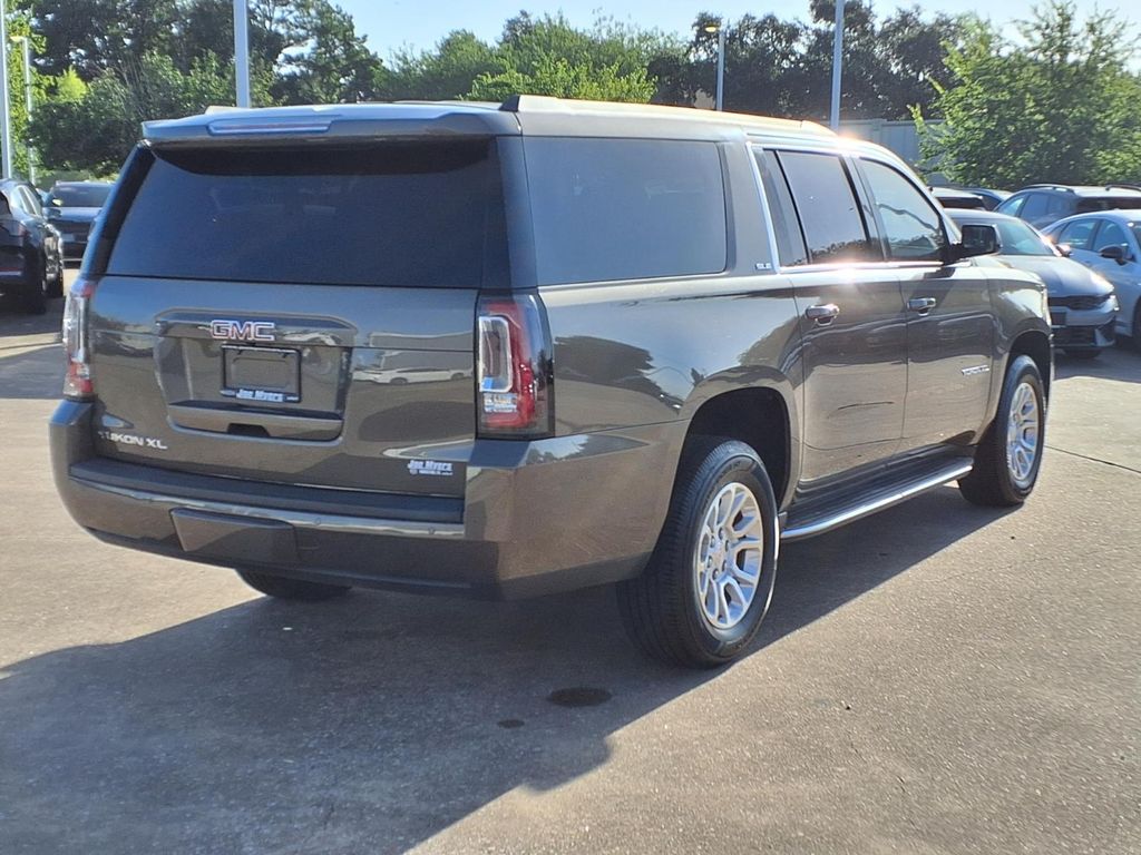 2016 GMC Yukon XL SLE - 3
