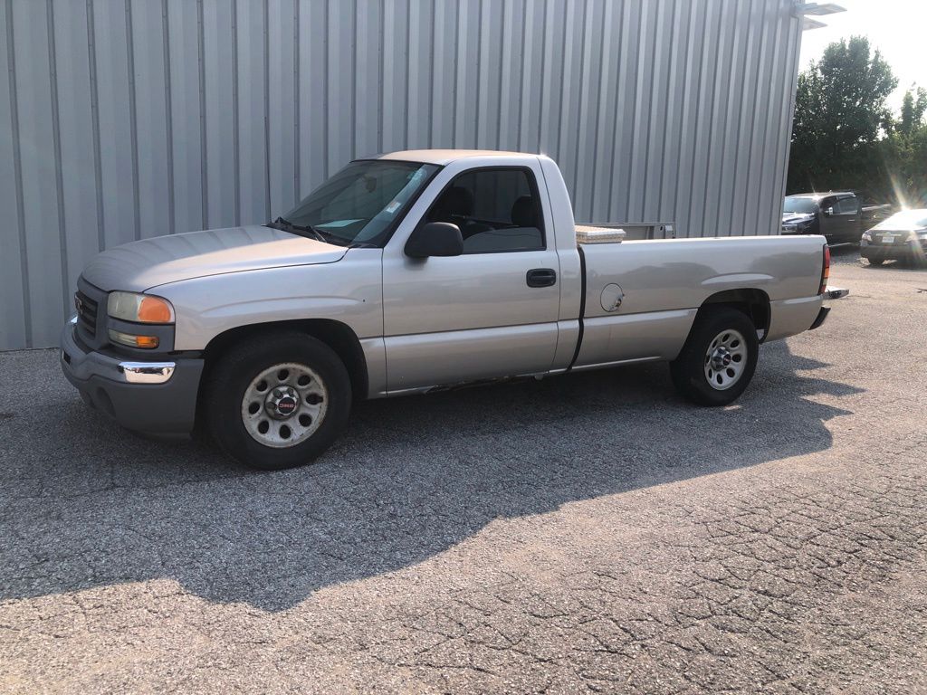  2007 GMC Sierra Classic 1500 Work Truck RWD   