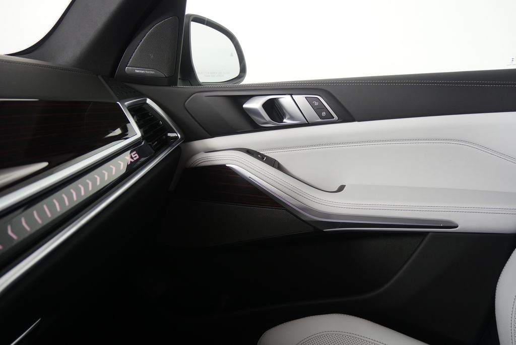 Thumbnail: 2026 BMW X5 - 22