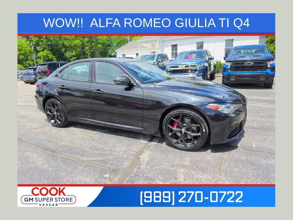 Vulcano Black Metallic 2021 Alfa Romeo Giulia Sedan All-Wheel Drive 8-Speed Automatic