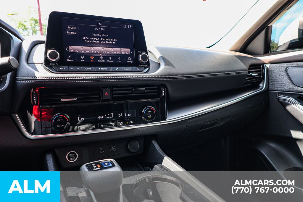 Used 2022 White Nissan SV image 38
