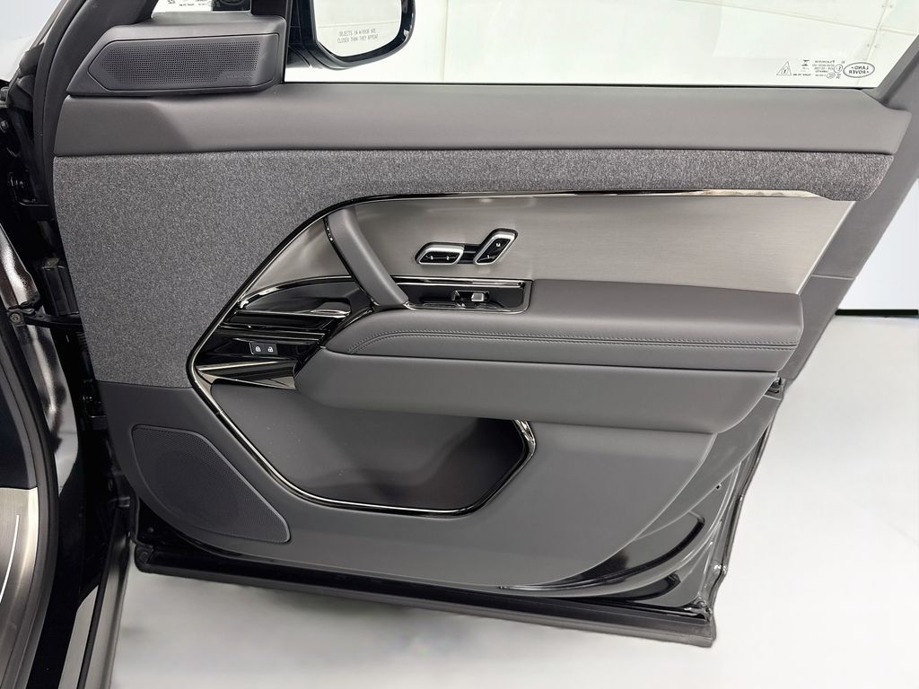 Thumbnail: 2026 Land Rover Range Rover Sport - 25