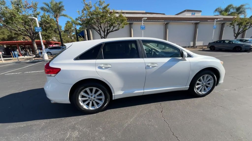 Thumbnail: 2010 Toyota Venza - 9