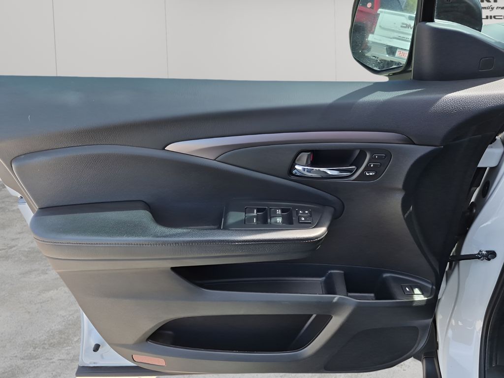 Used 2021 White Honda EX-L image 26