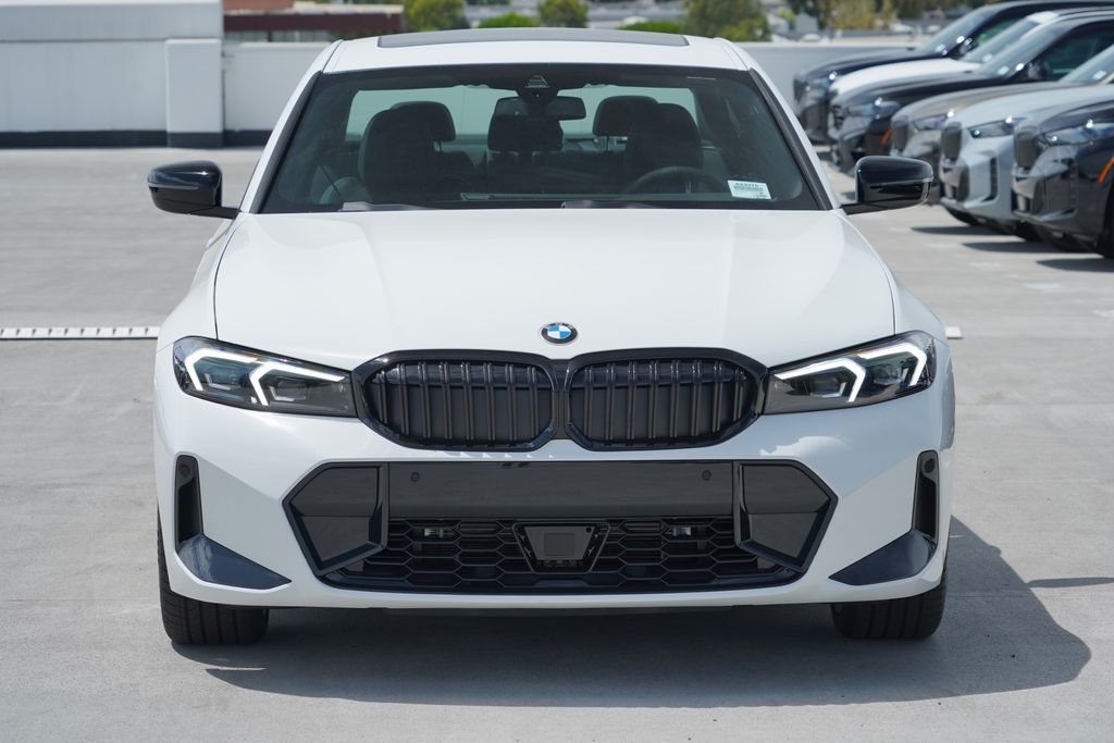 Thumbnail: 2026 BMW 3 Series - 2