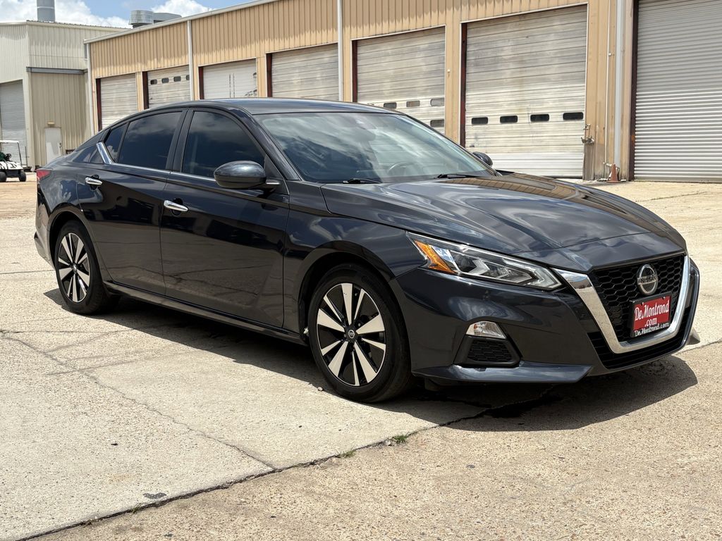 2022 Nissan Altima 2.5 SV Blue at Gullo Toyota