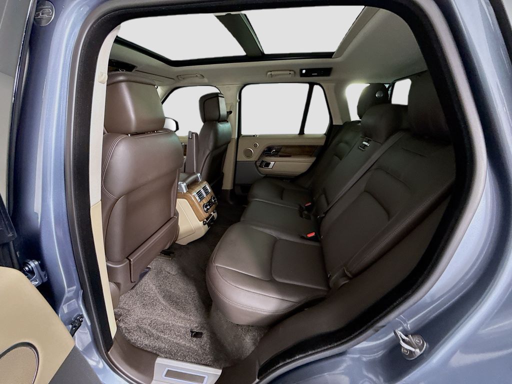 Thumbnail: 2018 Land Rover Range Rover - 21