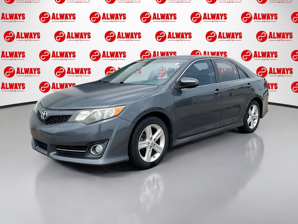 Silver 2012 Toyota Camry SE Sedan Front-Wheel Drive 6-Speed Automatic