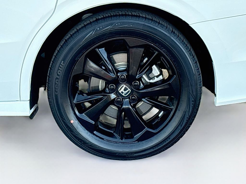 Thumbnail: 2023 Honda Odyssey - 30