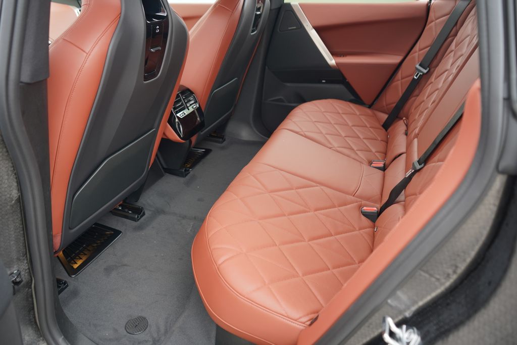 Thumbnail: 2026 BMW iX - 19