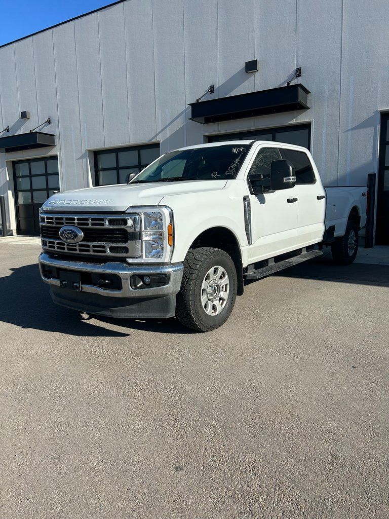 2024 Ford F-350 Super Duty XLT Crew Cab 4WD