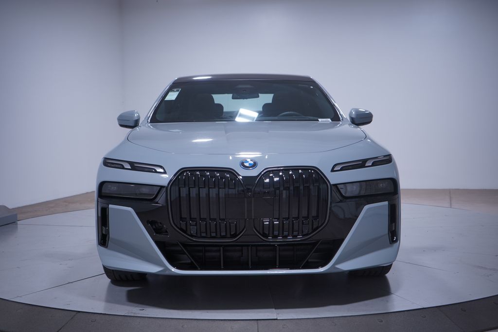 Thumbnail: 2026 BMW i7 - 4