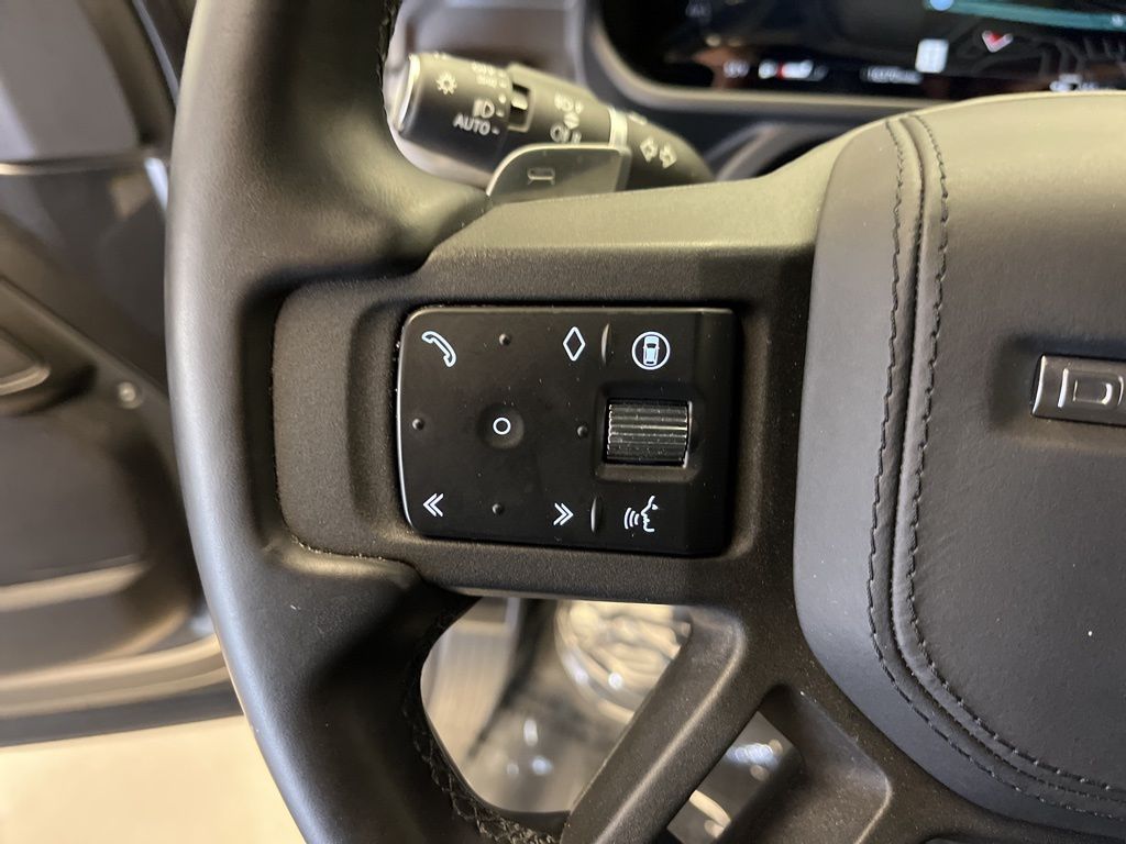 Thumbnail: 2025 Land Rover Defender - 14