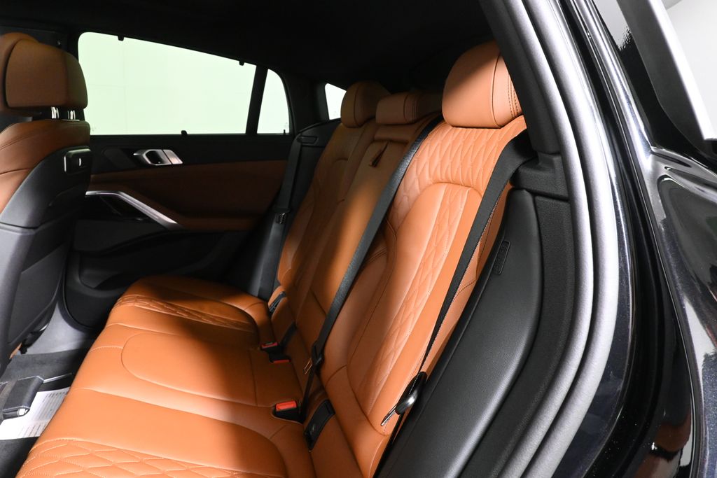 Thumbnail: 2027 BMW X6 - 4