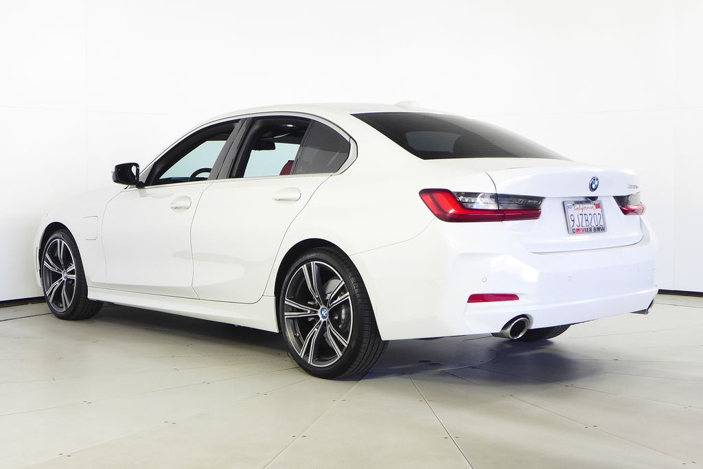 Thumbnail: 2024 BMW 3 Series - 9