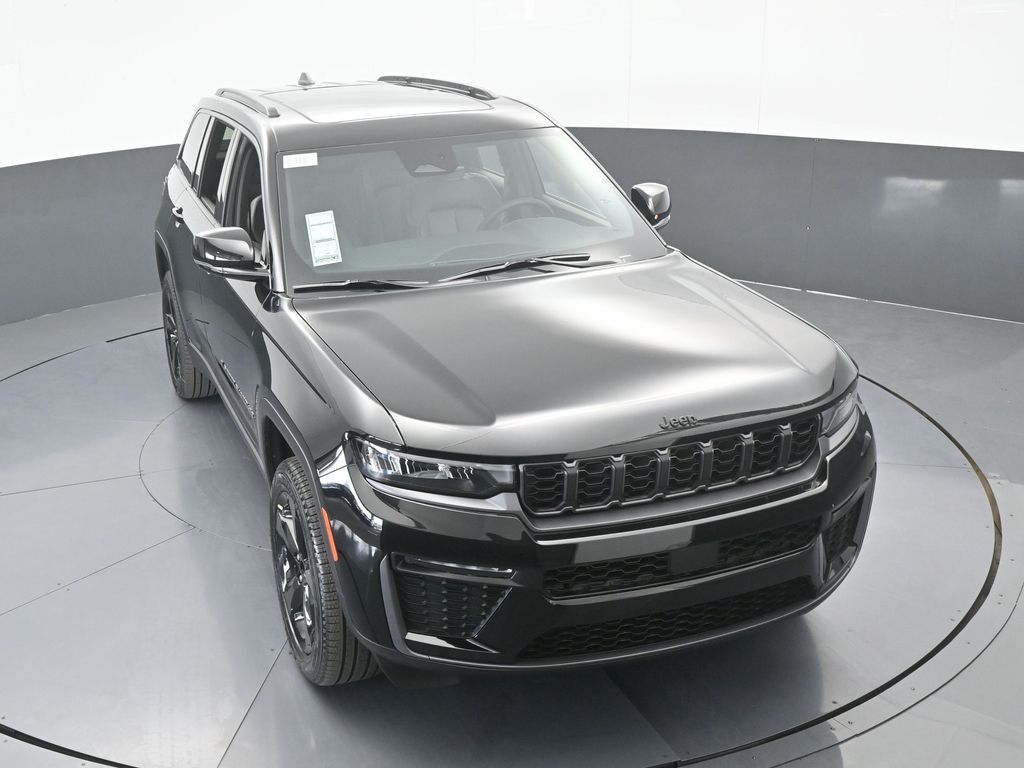 New 2026 Diamond Black Crystal Pearlcoat Jeep Limited image 50