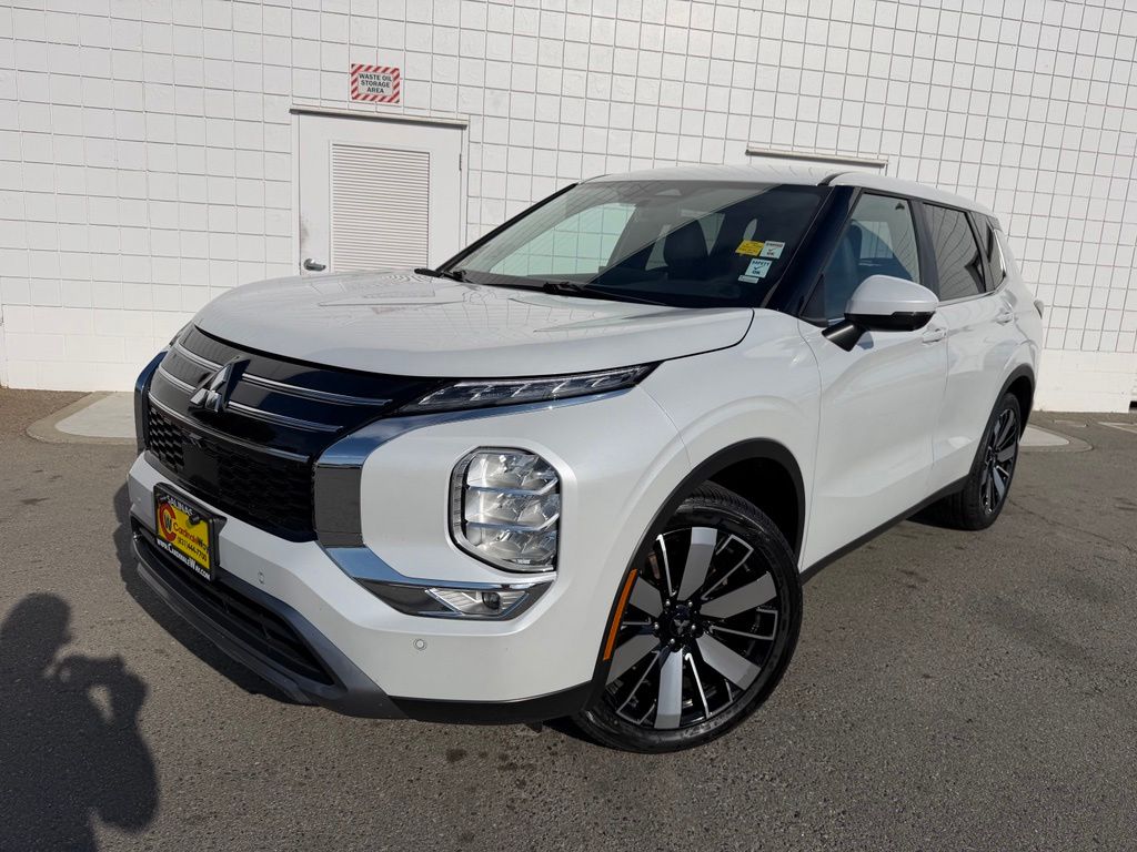  2025 Mitsubishi Outlander SE FWD   