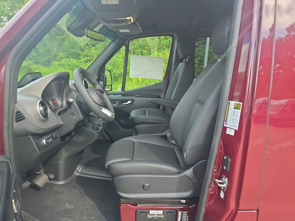 2025 Mercedes-Benz Sprinter 2500 Passenger 170 WB - 8