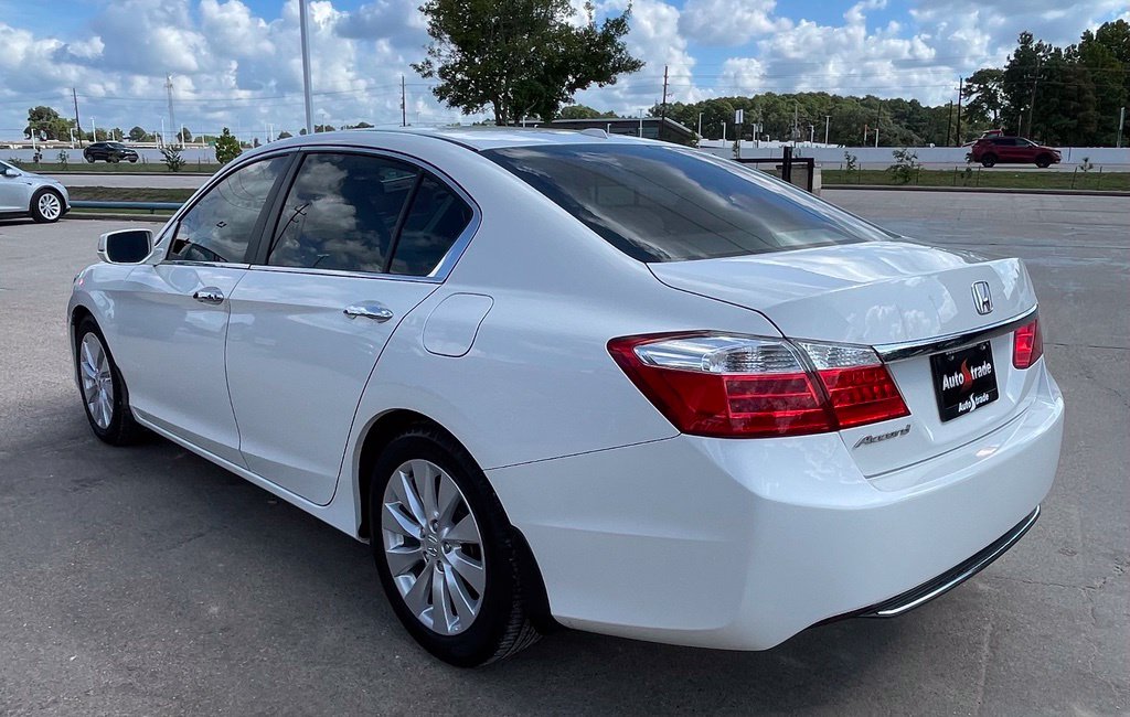 2013 Honda Accord EX-L White at Emmons Autoplex