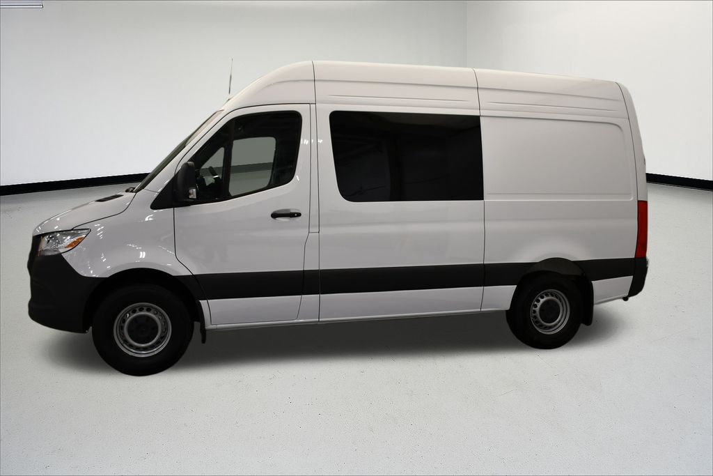 Thumbnail: 2025 Mercedes-Benz Sprinter - 4