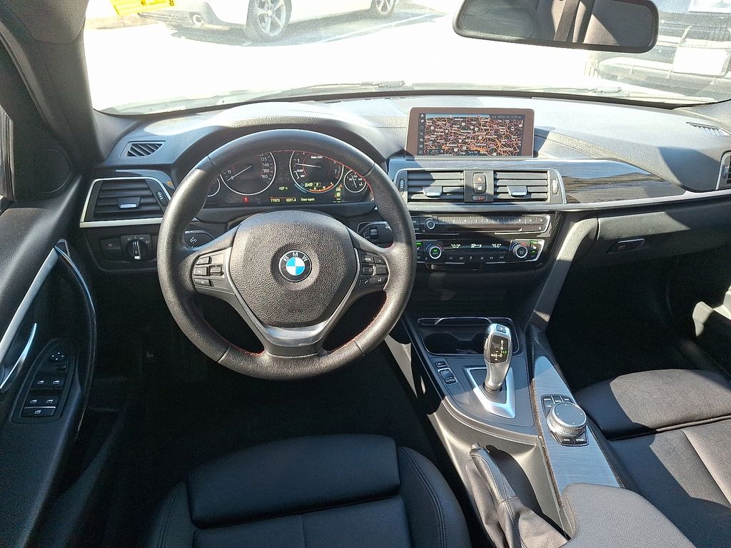 Thumbnail: 2018 BMW 3 Series - 11