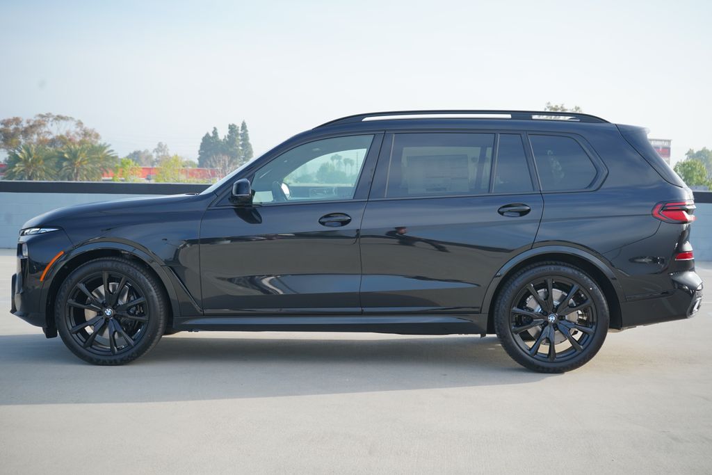 Thumbnail: 2026 BMW X7 - 4