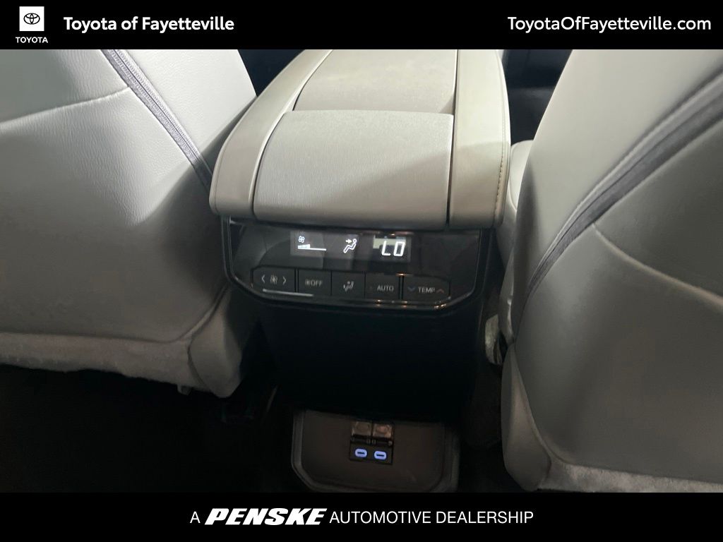 Thumbnail: 2026 Toyota Highlander - 9
