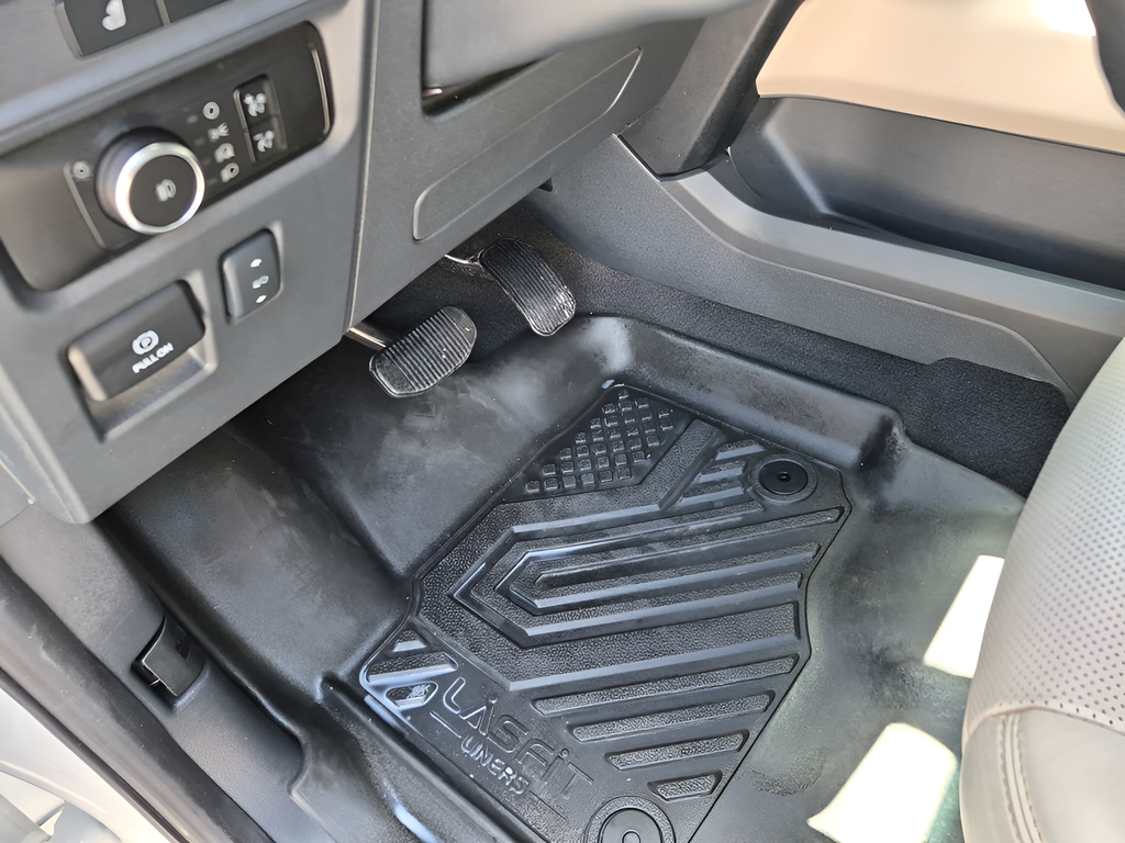 Used 2023 White Ford XLT image 25