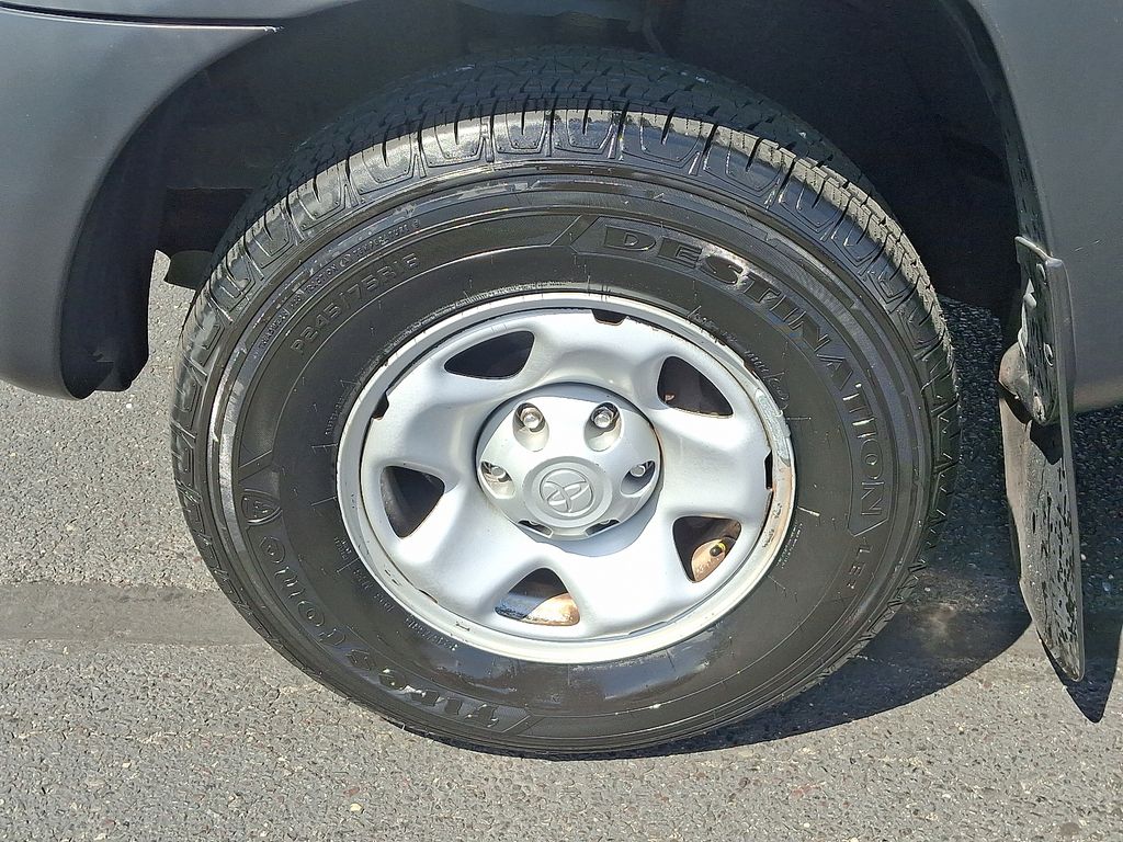 Thumbnail: 2011 Toyota Tacoma - 8