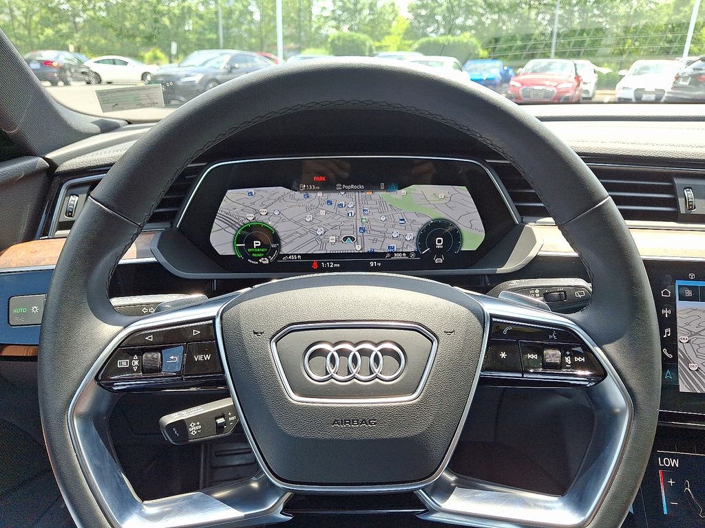 Thumbnail: 2022 Audi e-tron - 20