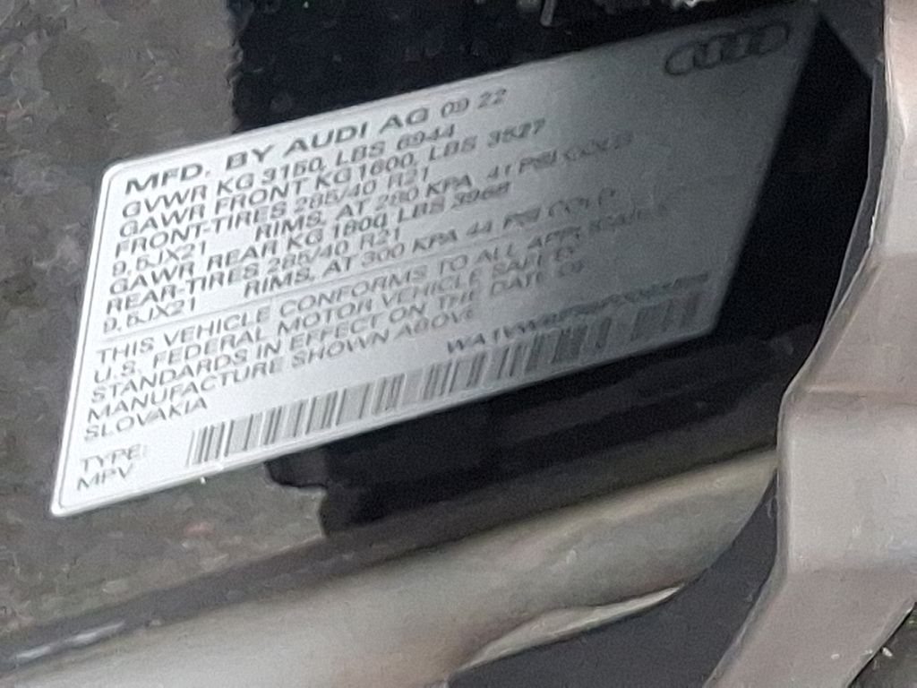 Thumbnail: 2023 Audi SQ7 - 28