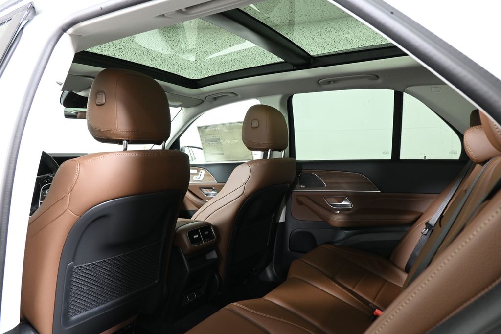 Thumbnail: 2026 Mercedes-Benz GLE - 26