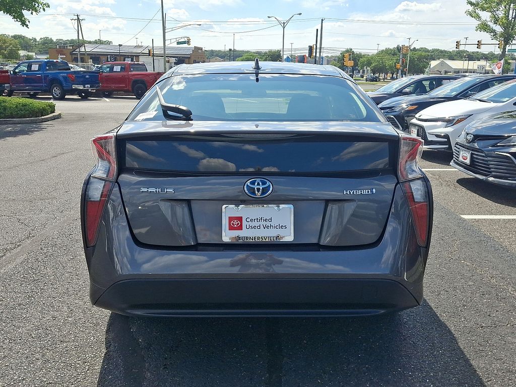 Thumbnail: 2017 Toyota Prius - 5