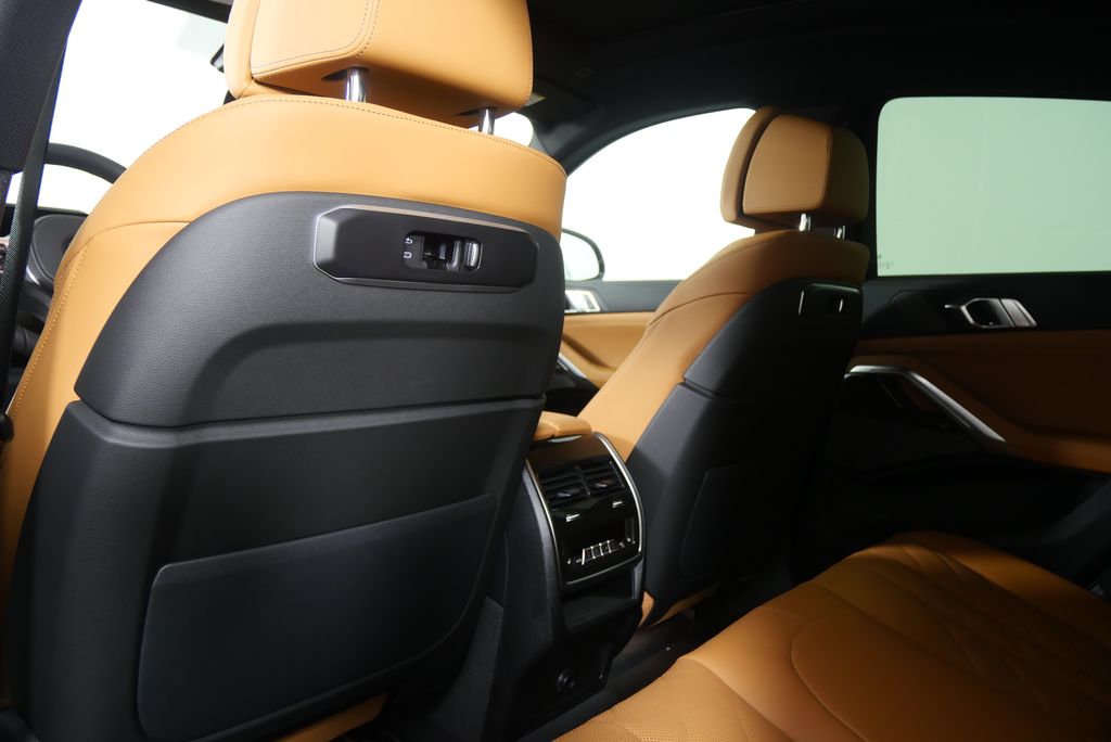 Thumbnail: 2026 BMW X6 - 16
