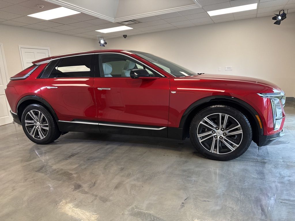 View vehicle photo 5