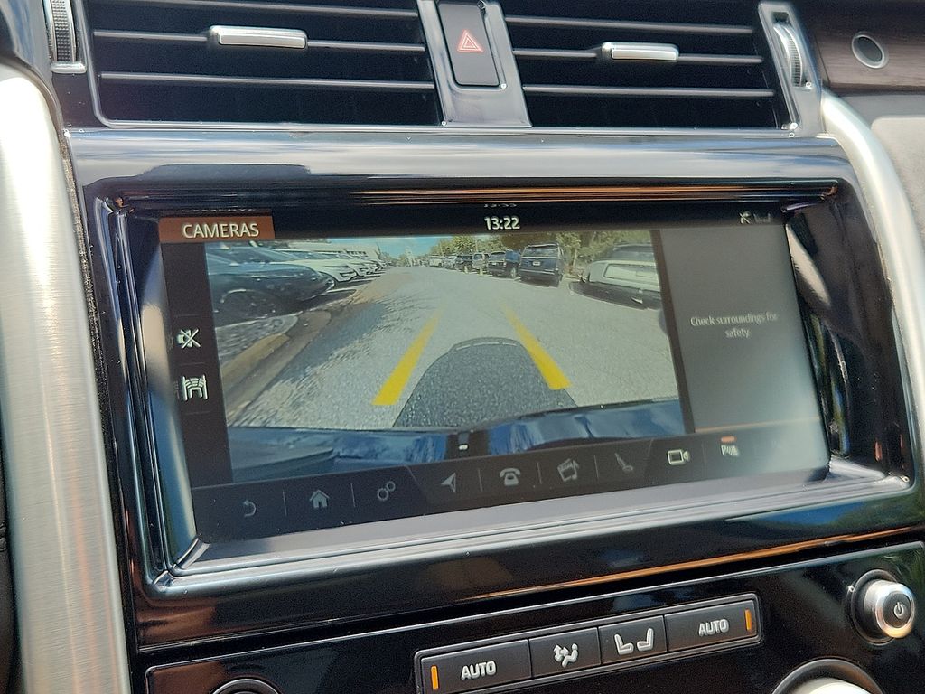 Thumbnail: 2020 Land Rover Discovery - 19