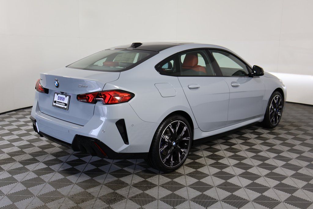 Thumbnail: 2026 BMW 2 Series - 2