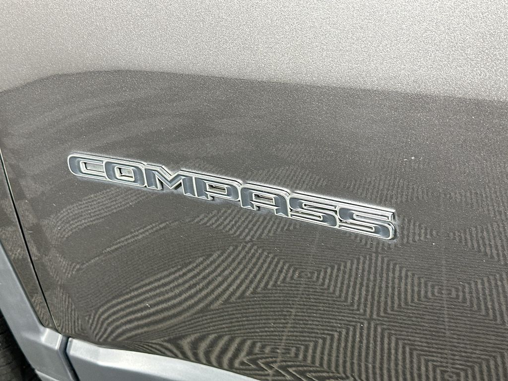 Used 2018 Gray Jeep Limited image 28