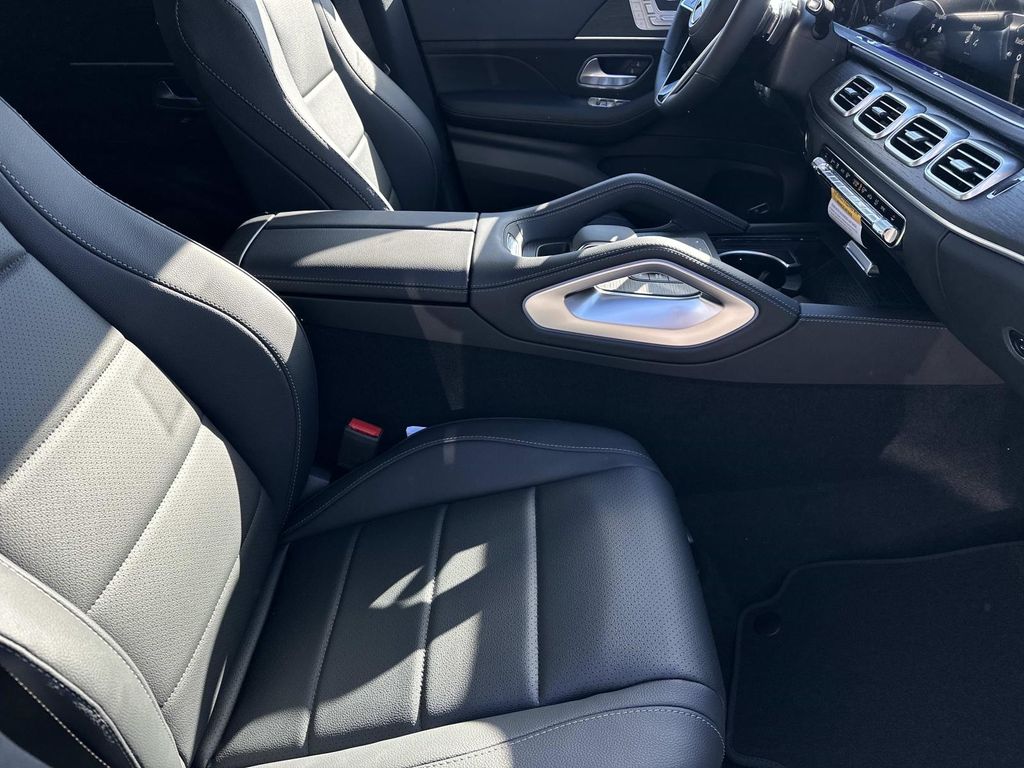 Thumbnail: 2026 Mercedes-Benz GLE - 11