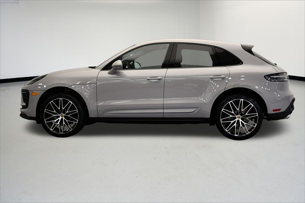 Thumbnail: 2026 Porsche Macan - 2