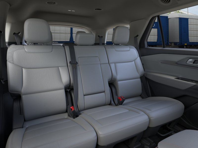 New 2026 Star White Metallic Tri-Coat Ford Active image 11