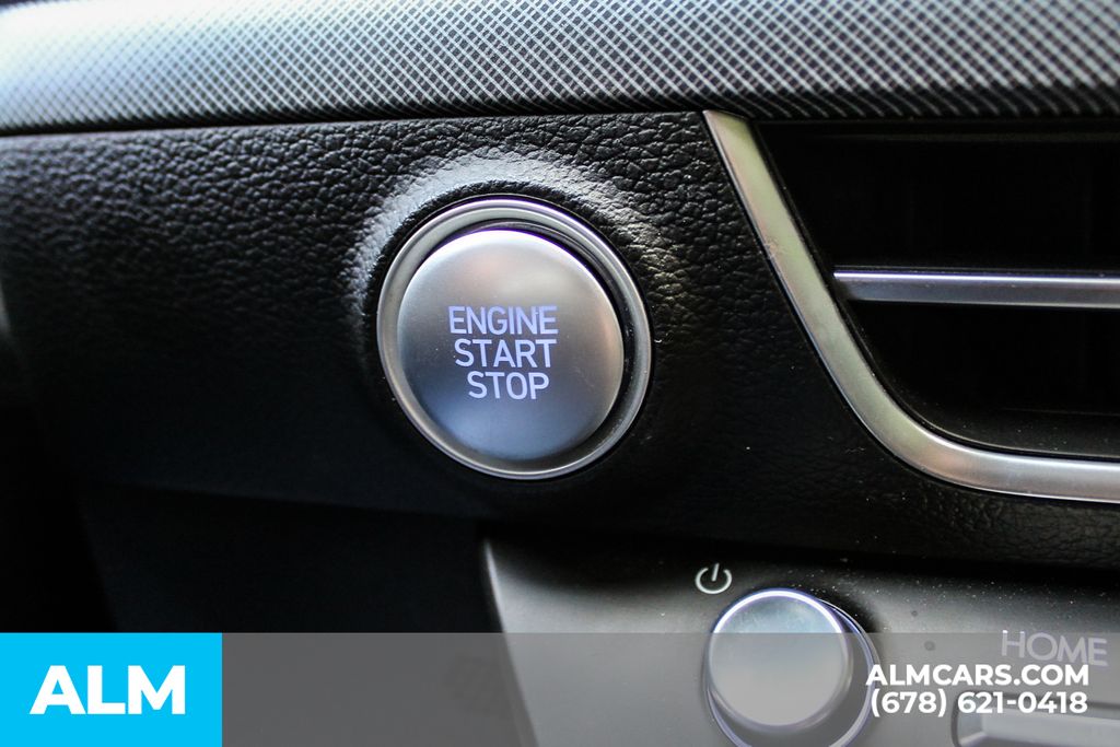 Used 2025 Blue Hyundai SEL image 28