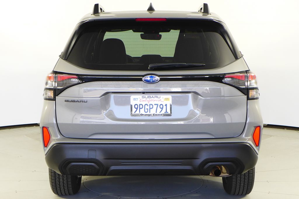 2025 Subaru Forester Premium 8