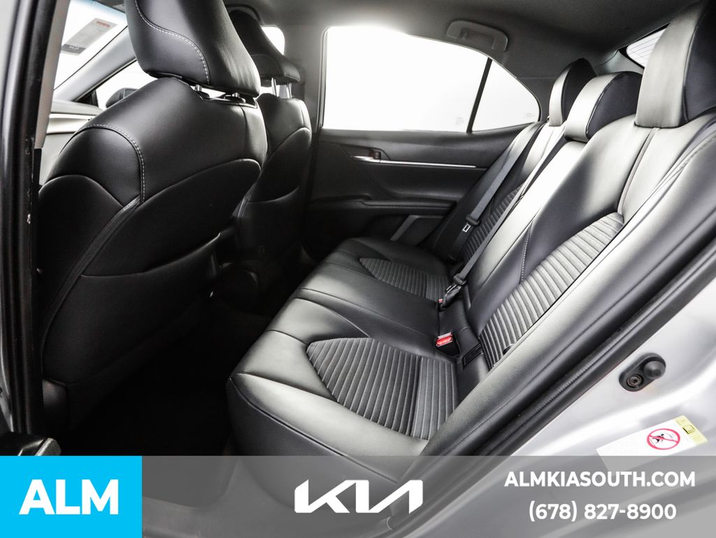2018 Toyota Camry LE photo 16