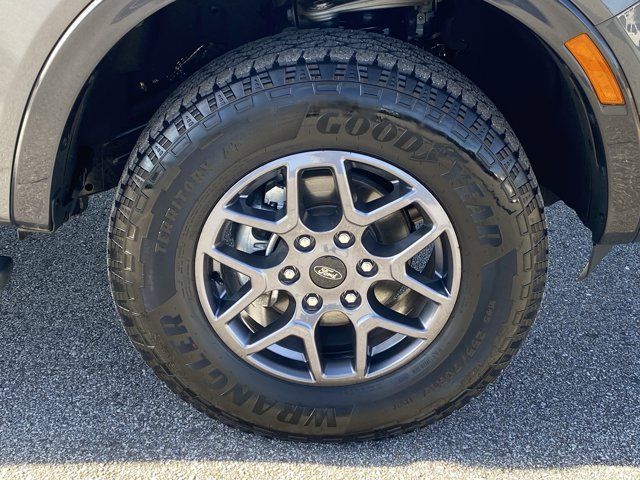 Used 2024 Gray Ford XLT image 25